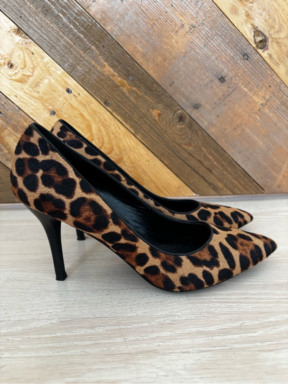 Leopard Print Pointed Toe High Heels - Women's Pumps
